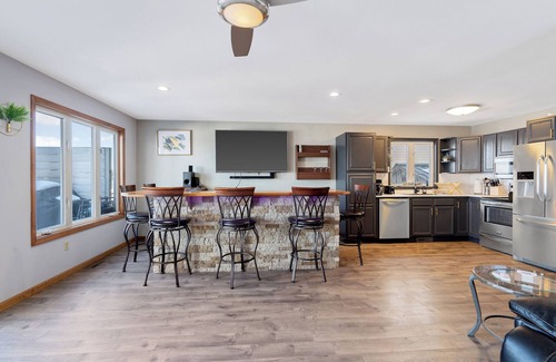 Brewerton House | Bay-breeze Inn on Oneida Lake!