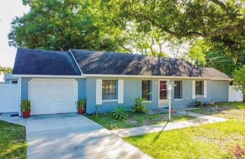 Bay Crest Park House | Bay Breeze Retreat +15 minutes from central TPA