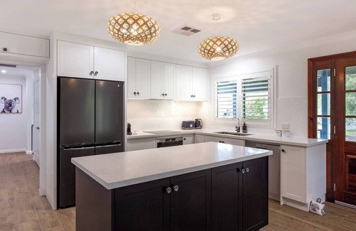 Quindalup House | Bay Cottage Seaside Serenity Close to Town