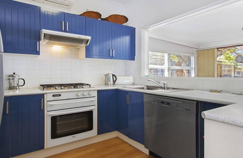 Callala Bay Cottage | Bay Cottage – stunning water views of Callala Bay