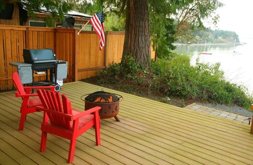 Greenbank House | Bay Cottage Waterfront Home