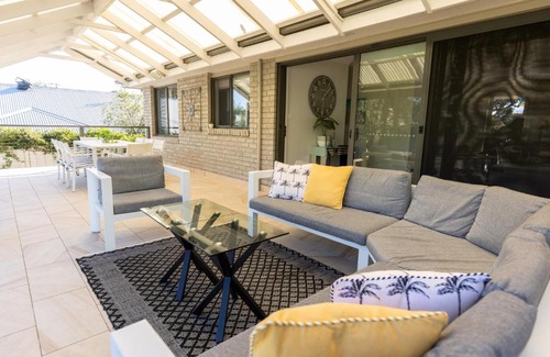 Shoal Bay House | Bay Dream Believer, Ample Boat Parking, Pet Friendly 4 br Holiday House Shoal Bay