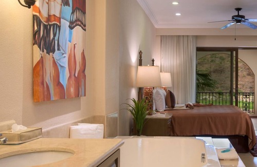 Loreto Resort | Bay front 1-bedroom resort suite at the Villa del Palmar, Loreto in Baja