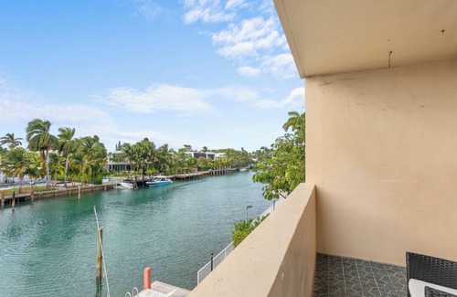Bay Harbor Islands Apartment | Bay Harbor Sunset Apt 3C