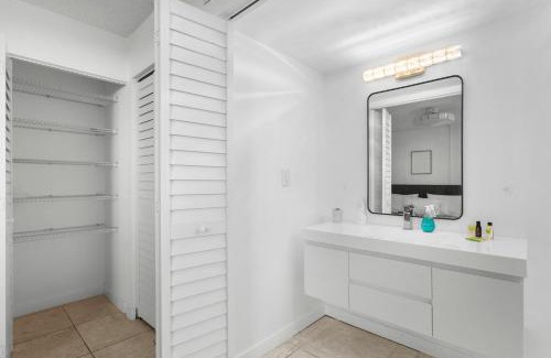 Bay Harbor Islands Apartment | Bay Harbor Sunset Apt 4A