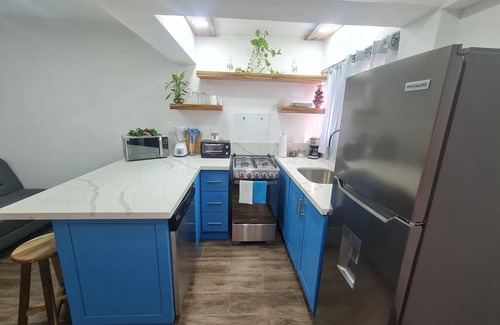 Los Fuertes Apartment | Bay Island apartStudio