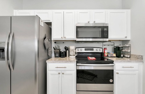 Sunset Lakes House | Bay Lilly Family Villa Close to Parks sleeps 8