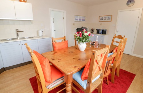 Amlwch Cottage | Bay Lodge