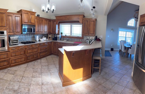 Black Rock House | Bay of Fundy Oceanfront Retreat;nSeparate work space, King, Queen rooms, 2 baths
