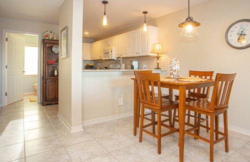 Innerarity Townhomes House | Bay Paradise: Waterfront Unit with Kayaks & SUPs!
