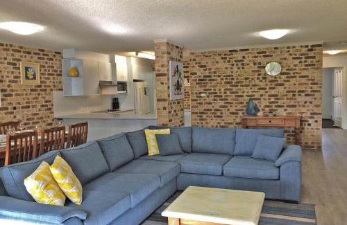 Nelson Bay Apartment | Bay Parklands, 22, 2 Gowrie Avenue - pool, tennis court, spa, child friendly