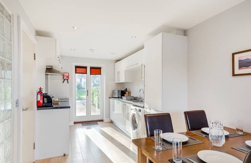 Padstow Villa | Bay Retreat Villa (sleeps 6)