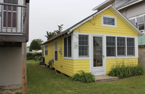 Ship Bottom House | Bay Side Beach Cottage located in Ship Bottom. Walking distance to shops, attractions and dining 135089