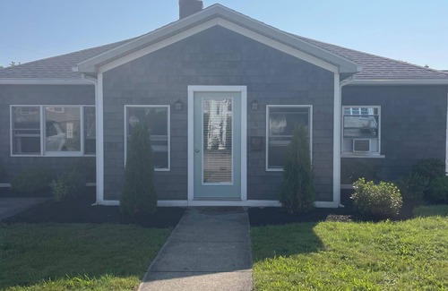 Waveland House | Bay Sunset Retreat-Walk to Nantasket beach- Charming 3-bedroom house