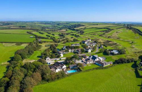 North Buckland House | Bay Tree Cottage - cosy home near beach