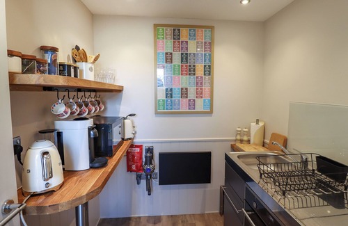 Lesbury Cottage | BAY TREE STUDIO, romantic, with a garden in Alnmouth