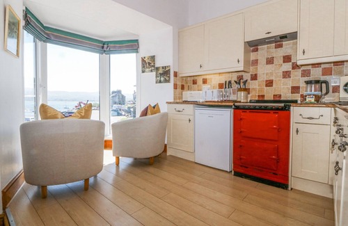 Borth-y-Gest Apartment | Bay View Apartment