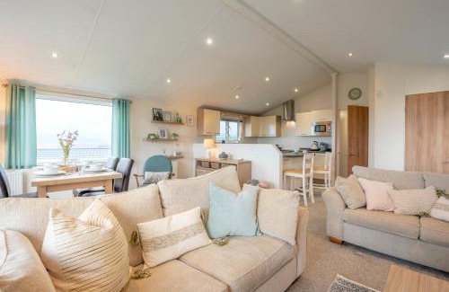 Borth House | Bay View Lodge, Brynowen