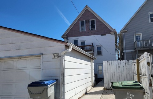 Bay View Apartment | Bay View Milwaukee beauty, walk to most, w WiFi and central heat/AC