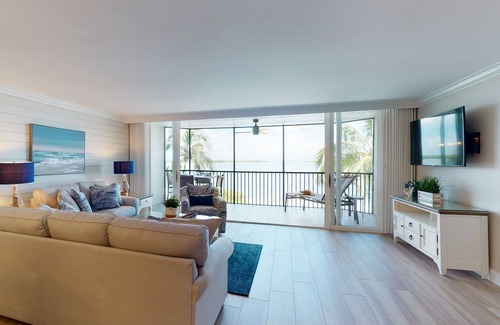 Punta Rassa Condo | Bay View Tower #134 LUXURIOUS NEWLY RENOVATED 2 BED CONDO WITH BREATHTAKING VIEWS