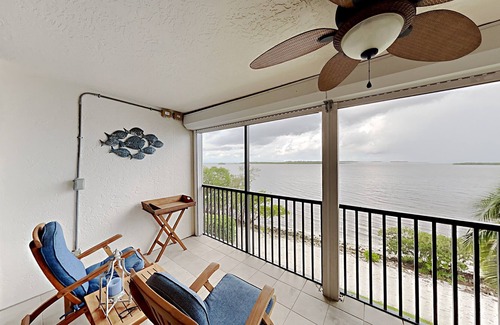 Punta Rassa Condo | Bay View Tower #233 SPACIOUS 2 BED CONDO WITH SUNSET & BEACH VIEWS FROM PRIVATE LANAI