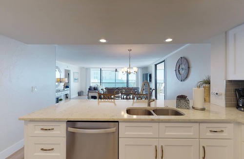 Punta Rassa Condo | Bay View Tower #531 FABULOUS 2 BED CORNER UNIT WITH EXPANSIVE WATER VIEWS