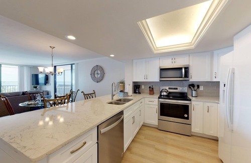 Punta Rassa Condo | Bay View Tower #531 FABULOUS 2 BED CORNER UNIT WITH EXPANSIVE WATER VIEWS