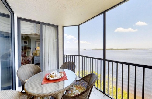 Punta Rassa Condo | Bay View Tower #532 RELAXING 2 BEDROOM CONDO WITH SPECTACULAR VIEW FROM PRIVATE LANAI