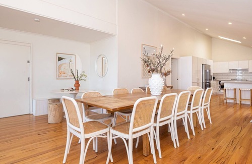 Dromana House | Bay Views From Drury Lane with Solar Heated Pool and Gas Heated Spa