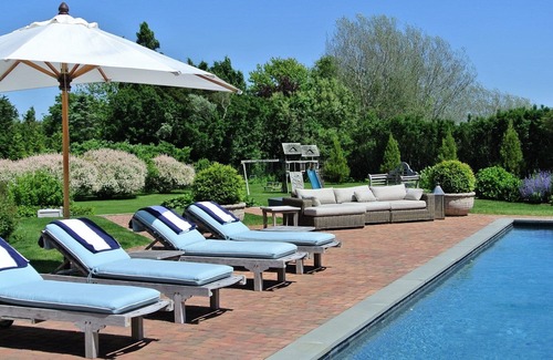 Sagaponack House | Bay Views, Well Landscaped Gardens, Close to Beach
