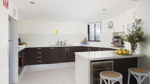 Nelson Bay Apartment | Bay Vista Penthouse - Heart of Nelson Bay
