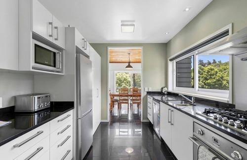 Pohara House | Bay Vista Retreat