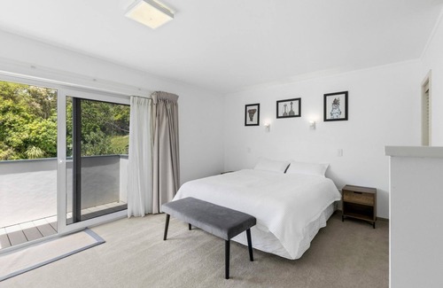 Pohara House | Bay Vista Retreat