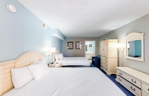 Crescent Beach Hotel | Bay Watch 1532