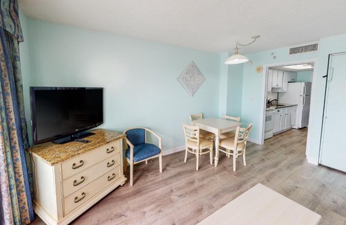 Crescent Beach Hotel | Bay Watch 834
