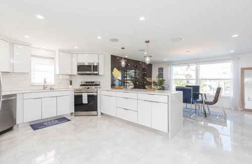 Bay Crest Park House | BayCrest Waterfront Pool Oasis Home in Tampa