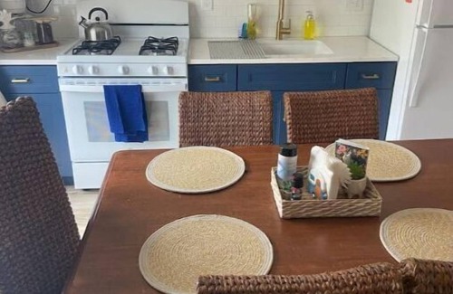 Villas Cottage | BAYDREAMER is a cozy cottage close to the water and pet friendly