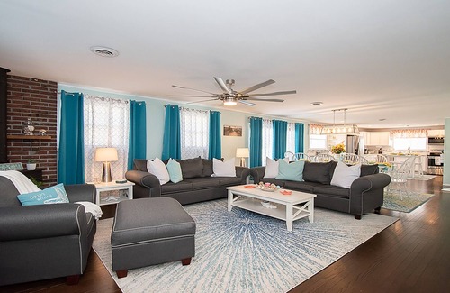 Villas House | BayDreamer ~Pool~Pet-Friendly~1.5 Blks from Bay