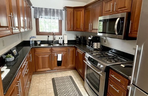 Bayfield Cottage | Bayfield Fruit Loop Retreat - Main Cottage