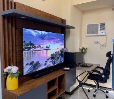 Pasay Apartment | Bayfront 1BR Condo in Pasay Manila with Wi-Fi, Netflix & Pool Access, Near NAIA Airport, Mall of Asia, OKADA, CCP & PICC