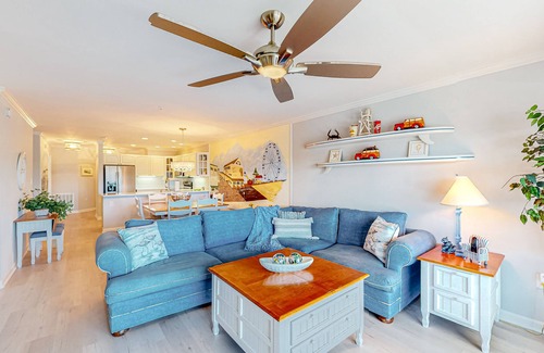 Heron Harbour Isle Condo | Bayfront, 3rd-floor condo with great deck, sunset view, pool, piers & central AC