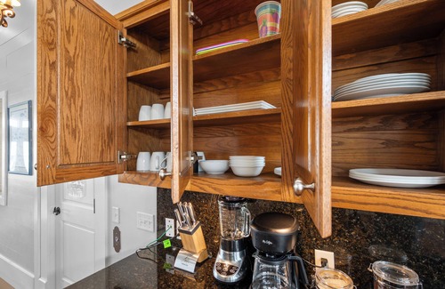 Galveston House | Bayfront + BBQ + Kayaks + Elevator + 5 Mins From Beach