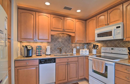 Coquina Key Condo | Bayfront Condo 3 Mi to Downtown St. Petersburg