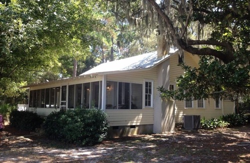 Gasque Cottage | Bayfront Cottage. Private pier! Sunsets! Sunrises! 4 acres of peace and quiet!