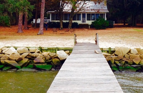 Gasque Cottage | Bayfront Cottage. Private pier! Sunsets! Sunrises! 4 acres of peace and quiet!