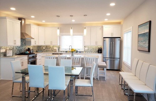 Ventnor City House | Bayfront family friendly home with Elevator!