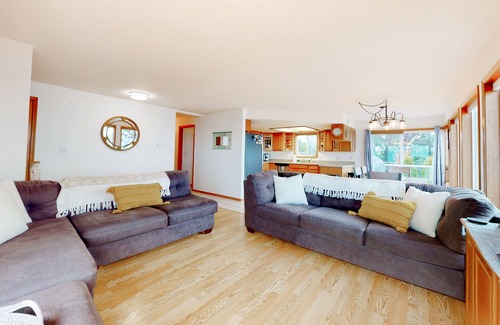 Camano Island House | Bayfront home with amazing water & mountain views, deck, lawn, grill, streaming