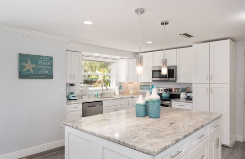 Englewood House | Bayfront - Private Dock - Deeded Beach Access - Private Pool