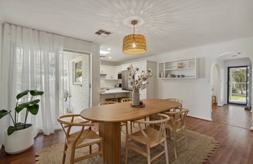 Aldinga Beach House | Bayleaf Retreat~Family & Pet Friendly Beach Escape