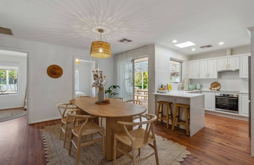 Aldinga Beach House | Bayleaf Retreat~Family & Pet Friendly Beach Escape